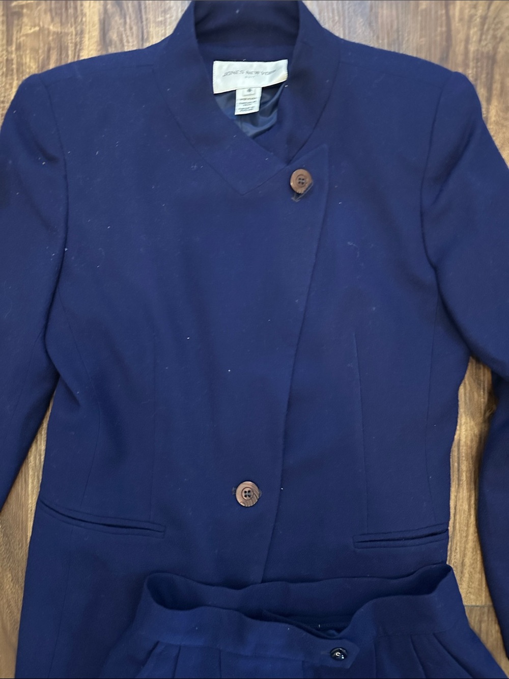 Jones New York Navy Blue Women's Tailored 2 Pc pantsuit in Periwinkle Blue.